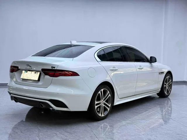 Jaguar XEL — Фото автомобиля 10