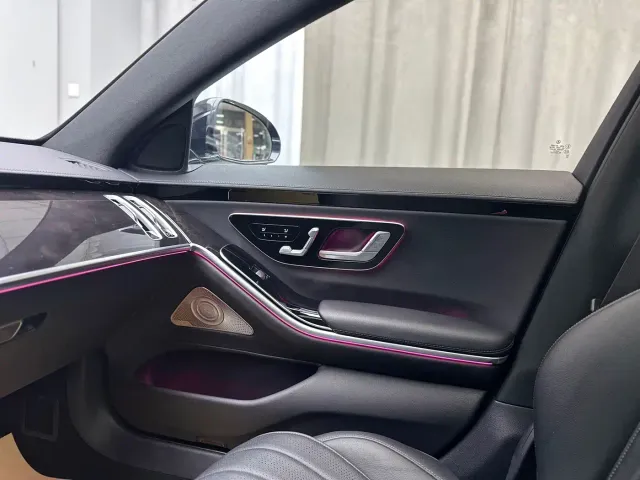Mercedes-Benz S-Class — Фото автомобиля 25