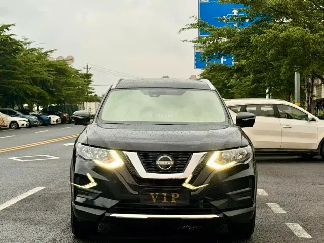 Nissan X-Trail — Фото автомобиля 2