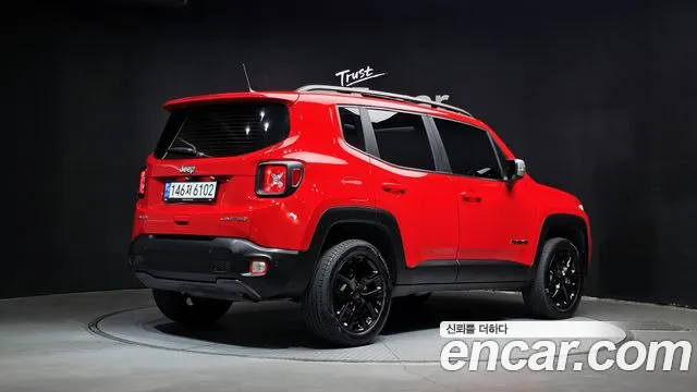 Jeep Renegade — Фото автомобиля 2
