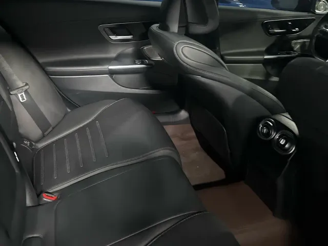 Mercedes-Benz C-Class — Фото автомобиля 10