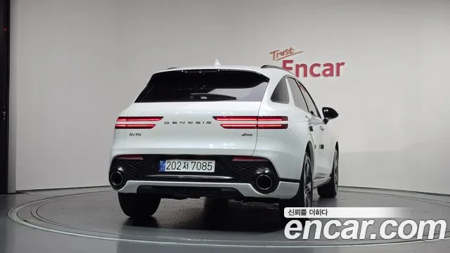 Genesis GV70 — Фото автомобиля 4