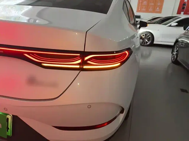 BYD Qin PLUS — Фото автомобиля 7