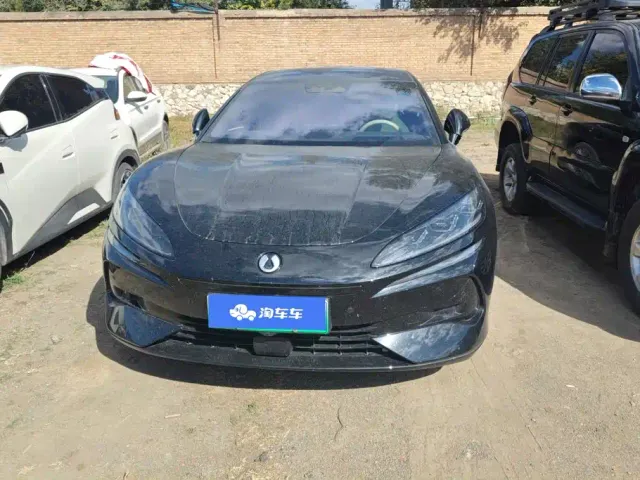 Denza Z9 — Фото автомобиля 2
