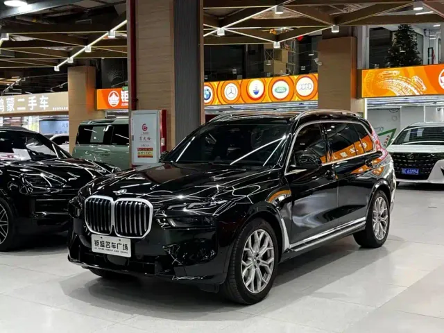 Фотография автомобиля — BMW X7