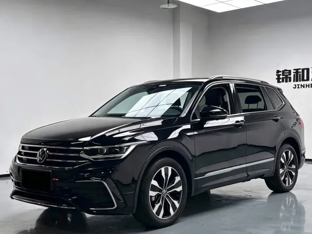 Фотография автомобиля — Volkswagen Tiguan L