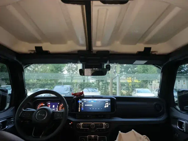 Jeep Wrangler — Фото автомобиля 8