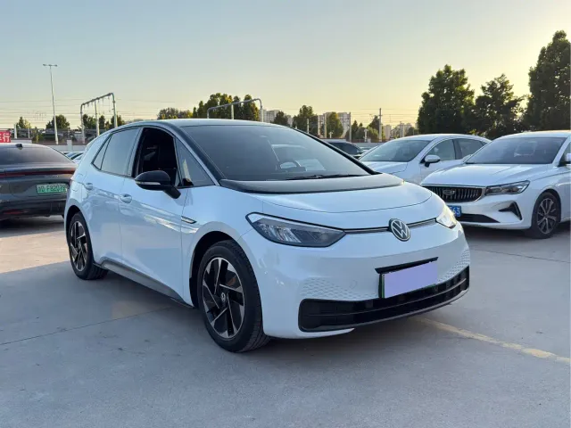 Volkswagen ID.3 — Фото автомобиля 3
