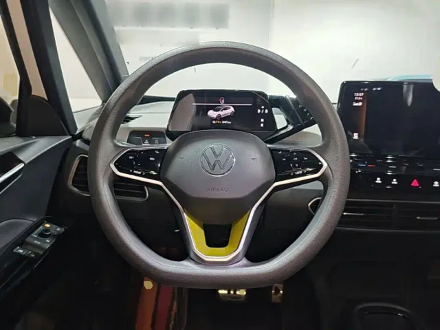 Volkswagen ID.3 — Фото автомобиля 10