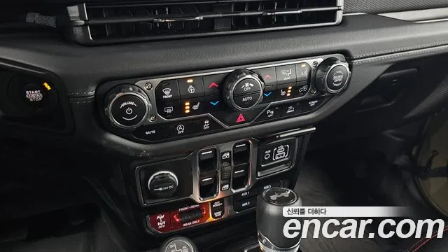 Jeep Wrangler Wrangler (JL) — Фото автомобиля 25
