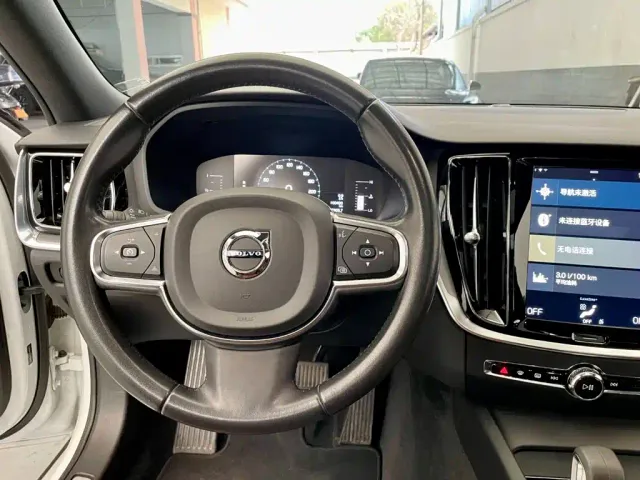 Volvo S60 — Фото автомобиля 12