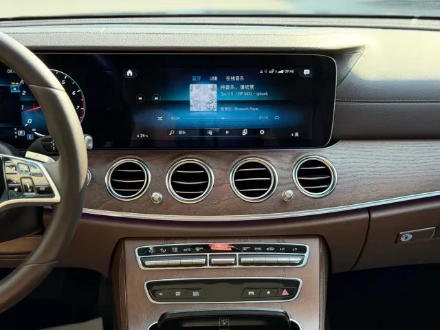 Mercedes-Benz E-Class — Фото автомобиля 13