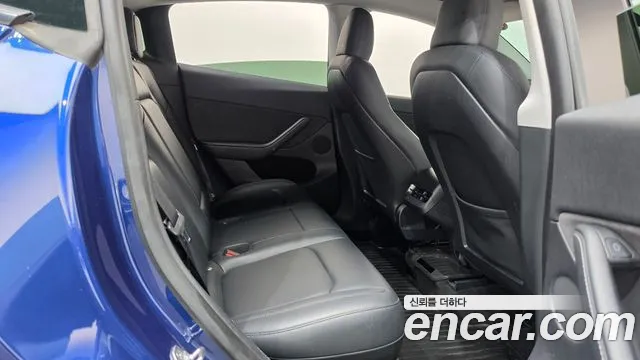 Tesla Model Y — Фото автомобиля 17