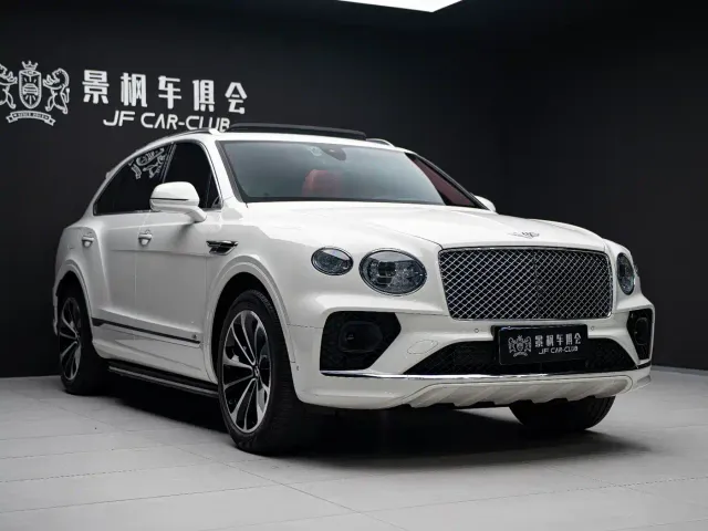 Bentley Bentayga — Фото автомобиля 3
