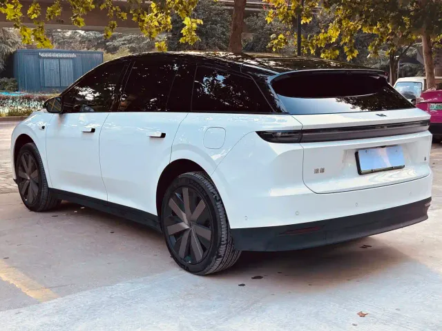 Li Auto i6 — Фото автомобиля 6