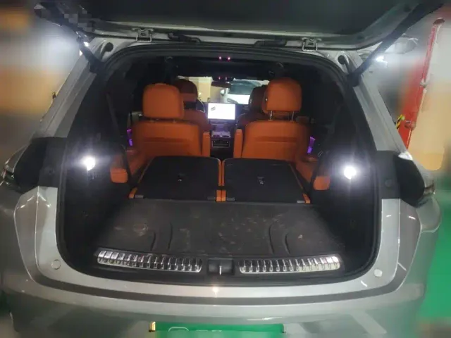 Li Auto L8 — Фото автомобиля 15