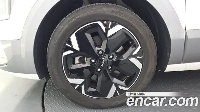 Kia Niro — Фото автомобиля 5