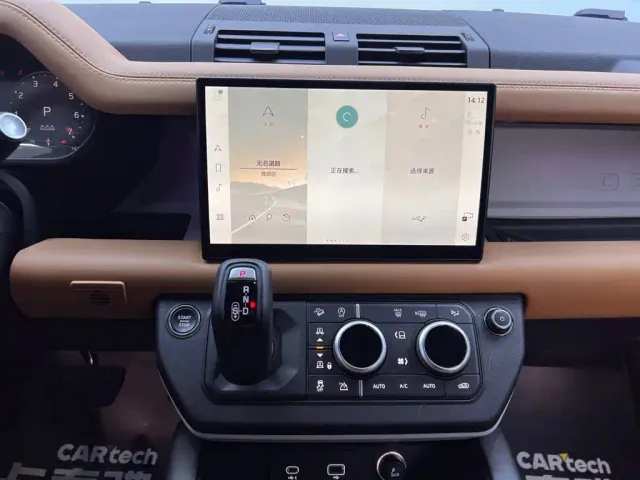 Land Rover Defender — Фото автомобиля 24