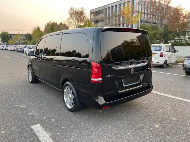Mercedes-Benz V-Class — Фото автомобиля 6