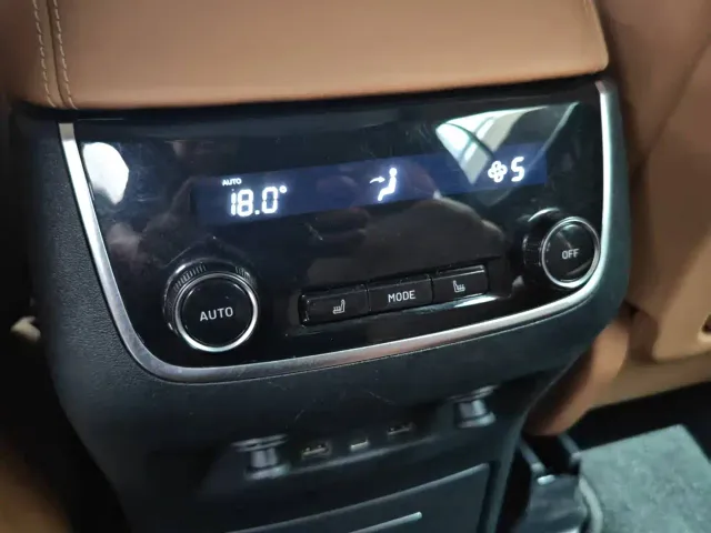 Li Auto ONE — Фото автомобиля 10