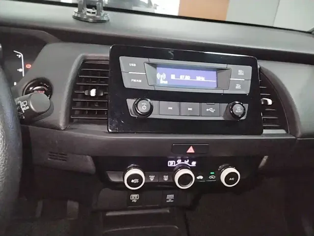 Honda Fit — Фото автомобиля 12