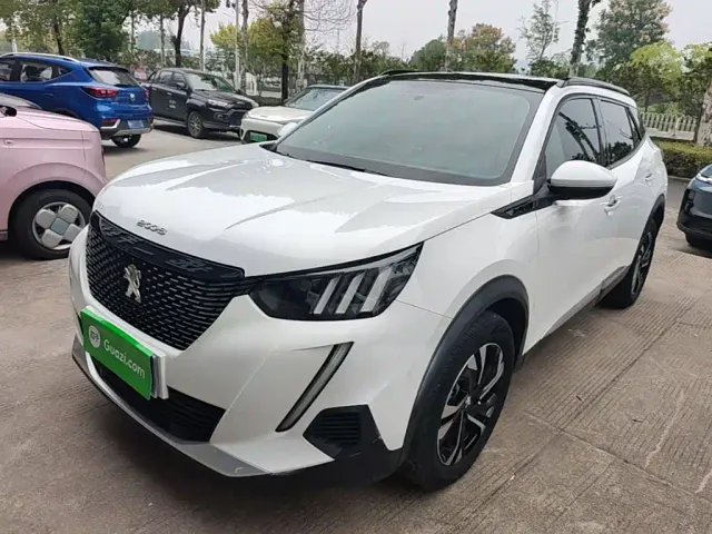 Фотография автомобиля — Peugeot 2008