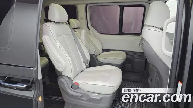 Hyundai Staria Staria 4WD Lounge 9 мест — Фото автомобиля 17