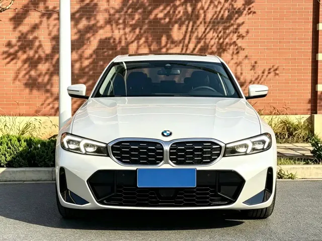 BMW 3 Series — Фото автомобиля 2