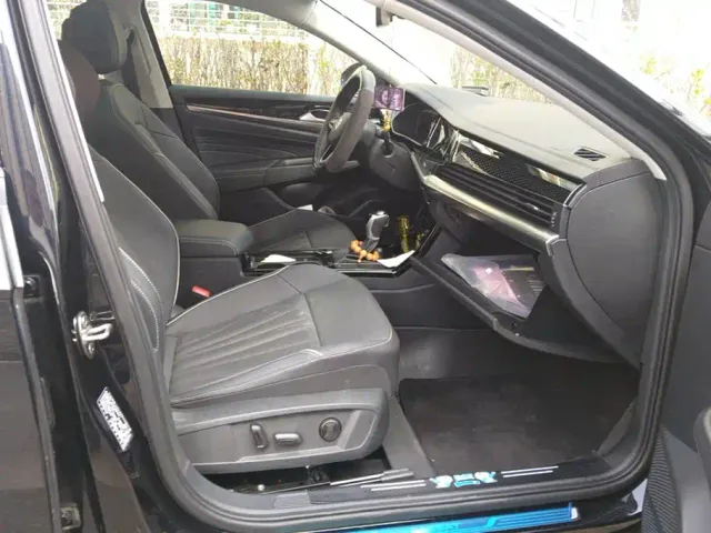 Volkswagen Passat — Фото автомобиля 8