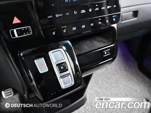 Hyundai Staria Staria 4WD Lounge 9 мест — Фото автомобиля 9