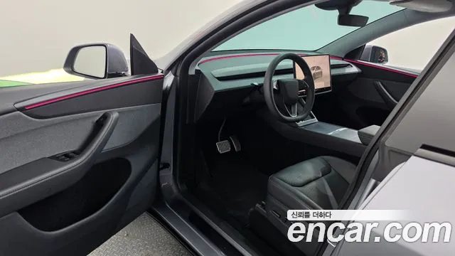 Tesla Model Y — Фото автомобиля 3