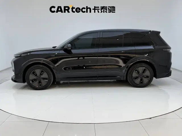 Li Auto L8 — Фото автомобиля 8