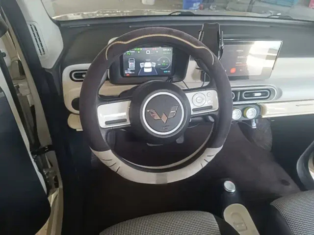 Wuling Hongguang Mini EV — Фото автомобиля 10
