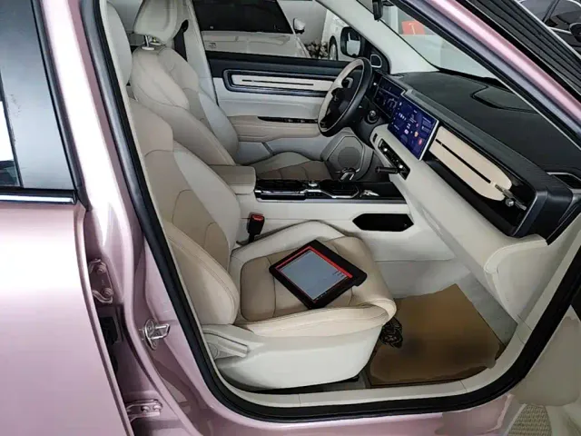 Geely ICON — Фото автомобиля 24