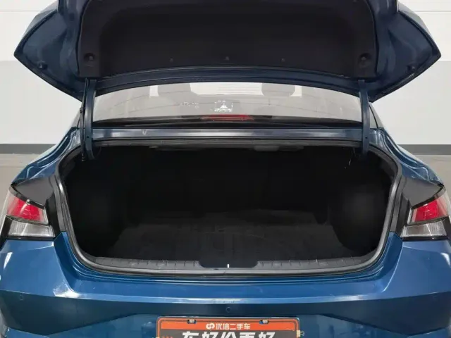 Hyundai Elantra — Фото автомобиля 16