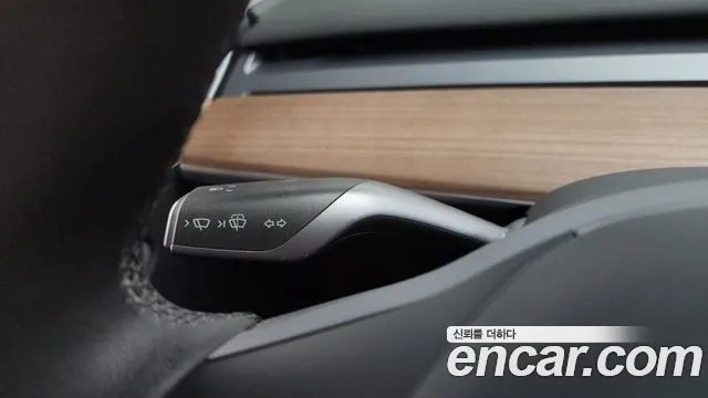 Tesla Model Y — Фото автомобиля 28