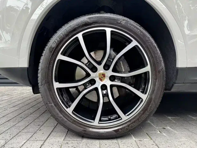 Porsche Cayenne — Фото автомобиля 14