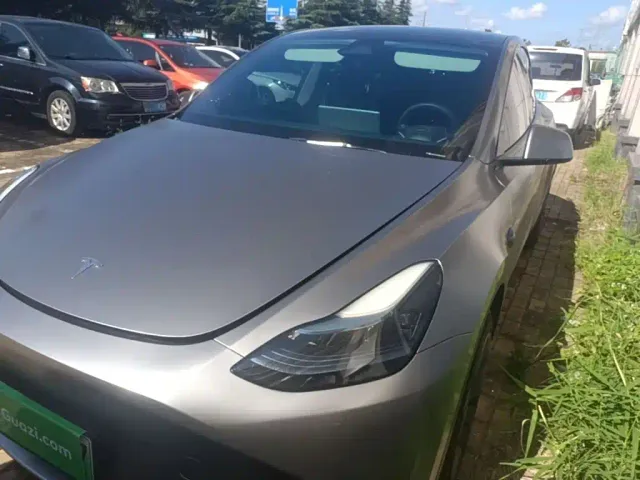 Фотография автомобиля — Tesla Model Y