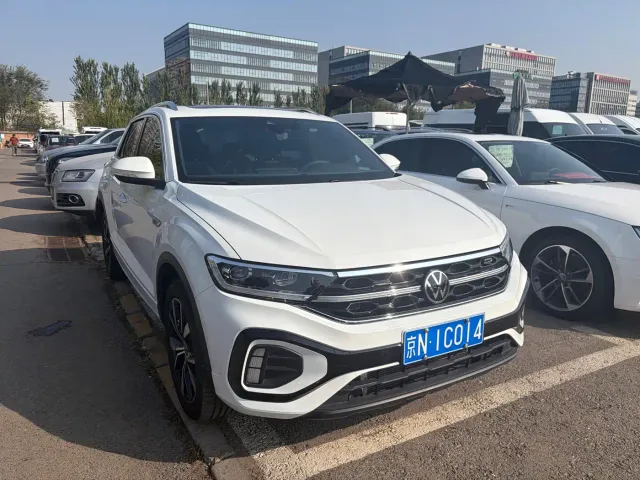Volkswagen T-Roc — Фото автомобиля 3