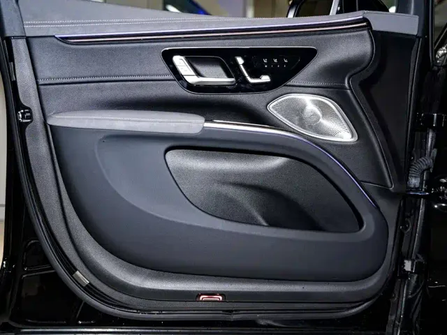 Mercedes-Benz EQS SUV — Фото автомобиля 16