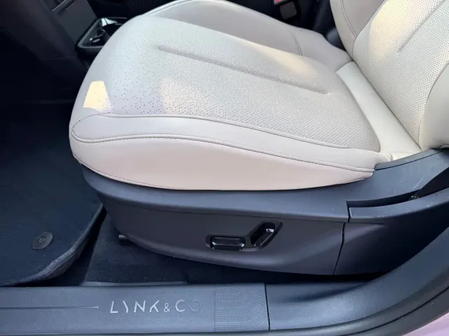 Lynk & Co Z20 — Фото автомобиля 9