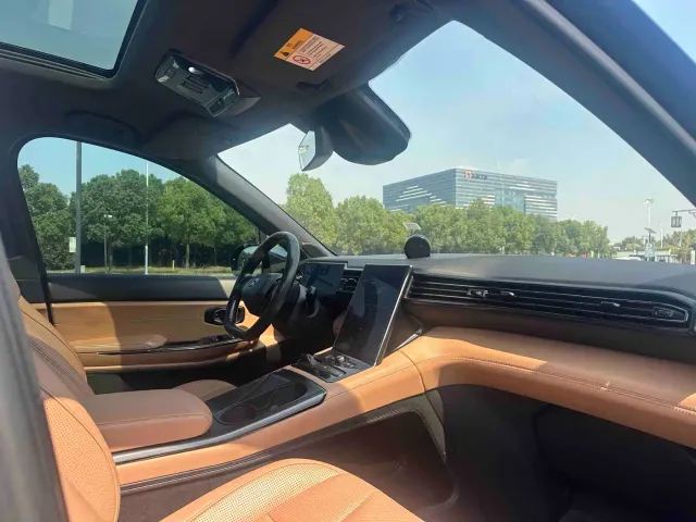 Nio ES8 — Фото автомобиля 4