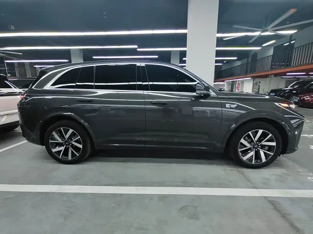 Li Auto L7 — Фото автомобиля 4
