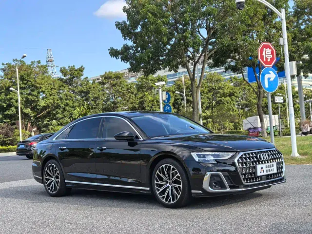 Audi A8 — Фото автомобиля 2