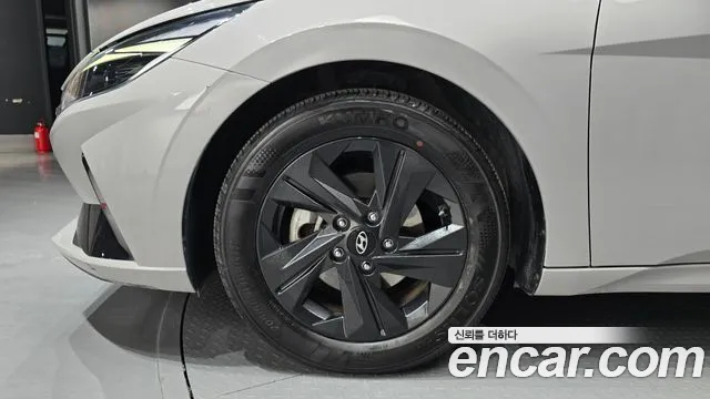 Hyundai Avante CN7 — Фото автомобиля 5