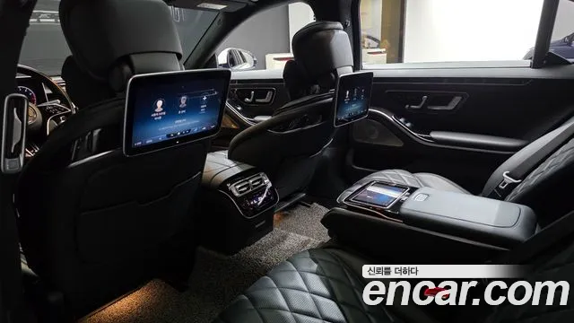 Mercedes-Benz S-Class — Фото автомобиля 12