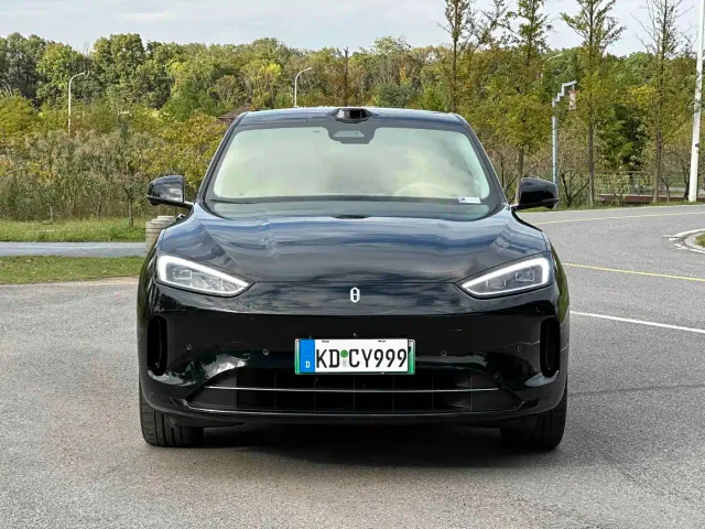 Aito M5 — Фото автомобиля 2