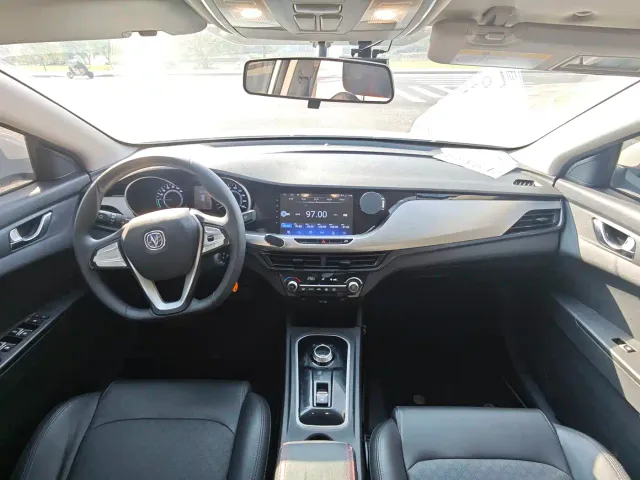 Changan Eado — Фото автомобиля 6