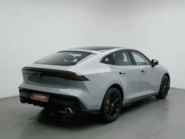 Changan UNI-V — Фото автомобиля 2