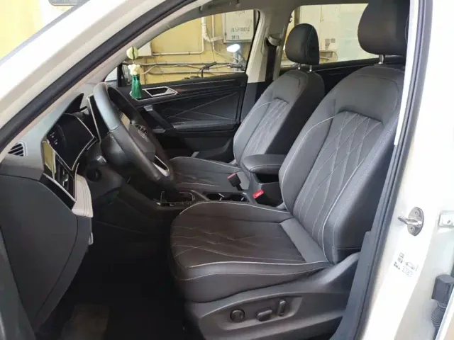 Volkswagen Tiguan L PHEV — Фото автомобиля 14